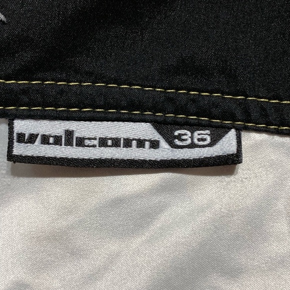 Vintage Early Volcom Board Shorts - Picture 4 of 4